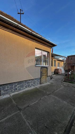 Casă cu 3 camere cu Teren 572 Mp în Central