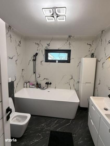 Casă cu 5 camere cu Teren 300 Mp în Valu lui Traian
