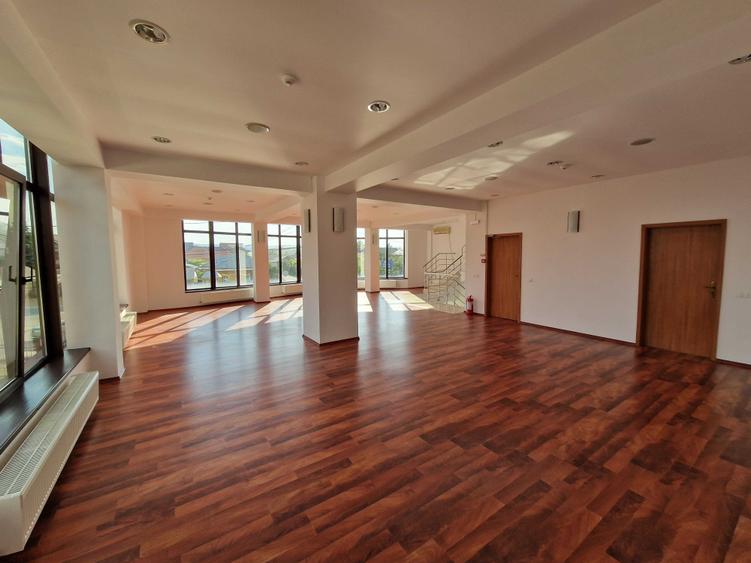Spațiu comercial, de 270 mp, în Central