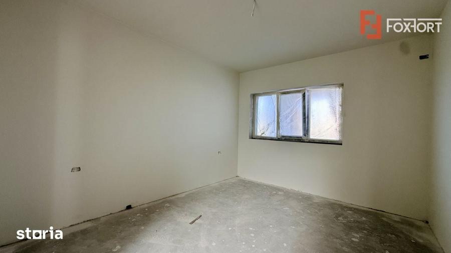 Casa individuala de vanzare, 8 camere + 4 bai - Mosnita Veche - 6