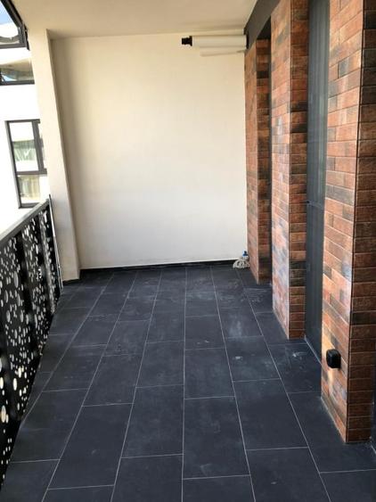 Apartament cu 2 camere semidecomandat, mobilat în Florești