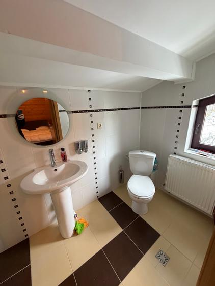 Casă cu 6 camere cu Canalizare în Cioplea