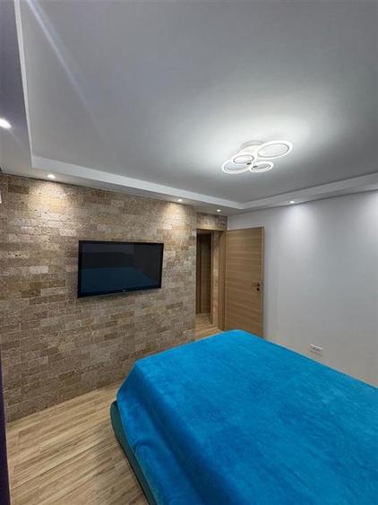 Apartament cu 4 camere decomandat în Răcădău