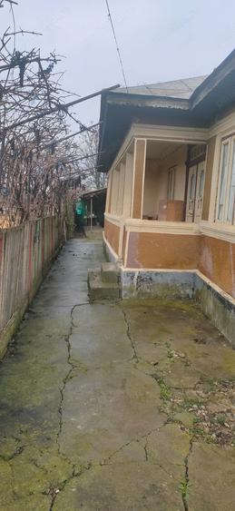 Casă cu 4 camere cu Teren 1520 Mp în Glodeanu Sărat