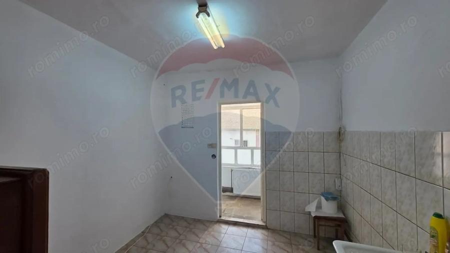 Apartament cu 2 camere decomandat în Vitrometan