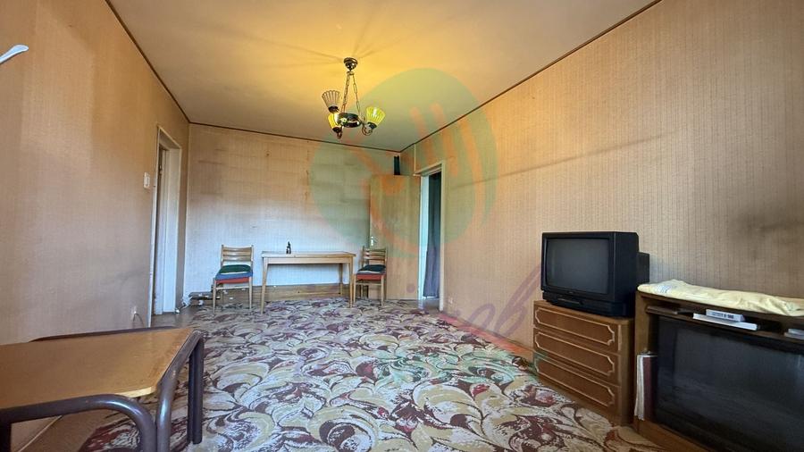 Apartament cu 3 camere semidecomandat în Lacul Tei