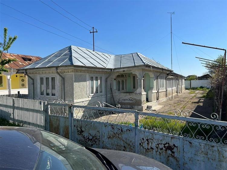 Casă individuală cu 4 camere cu Teren 1881 Mp în Milcovul