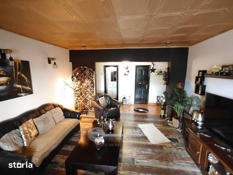 Apartament cu 4 camere decomandat în Podu Roș