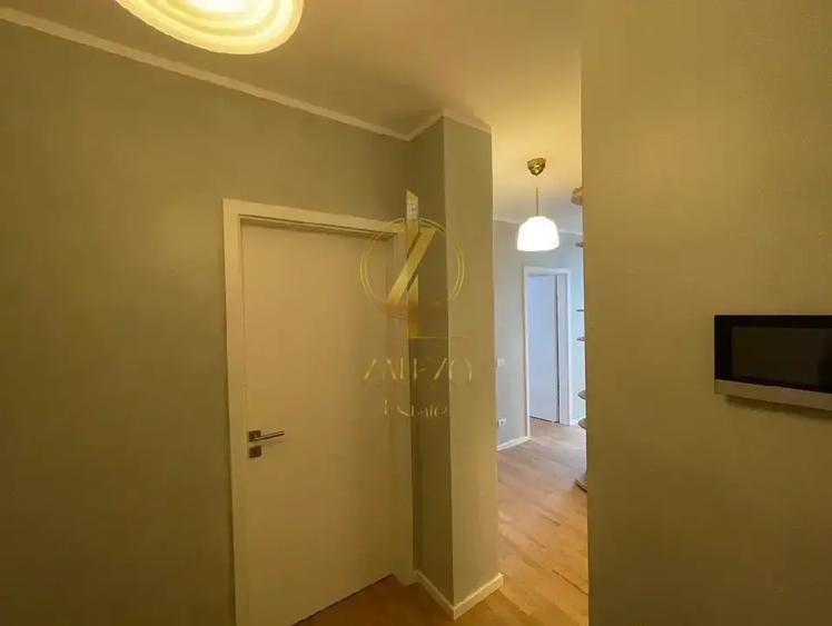 Apartament cu 3 camere semidecomandat, mobilat în Take Ionescu