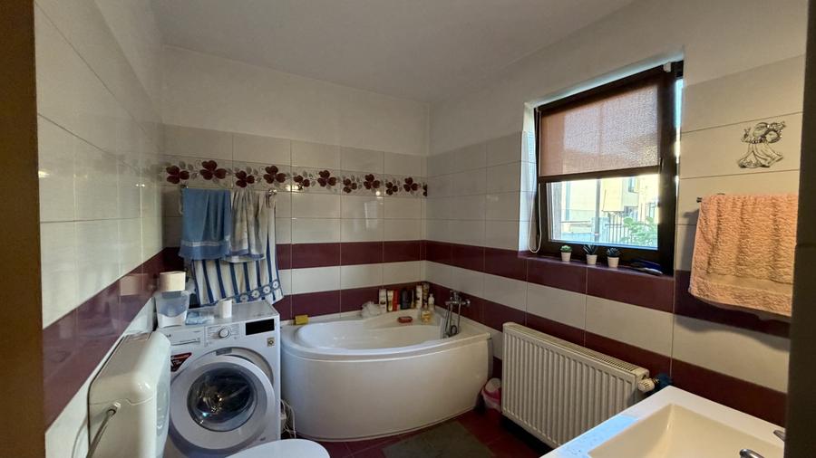 Casă individuală cu 7 camere cu Canalizare în Ciorogârla