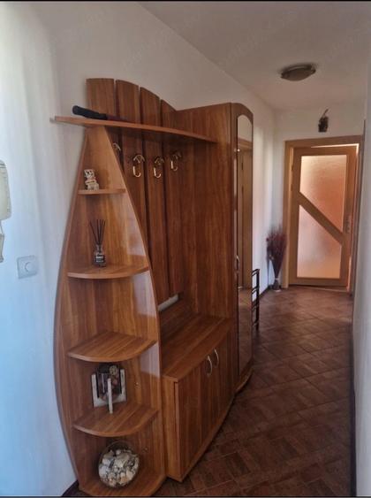 Apartament cu 3 camere decomandat în Lazaret