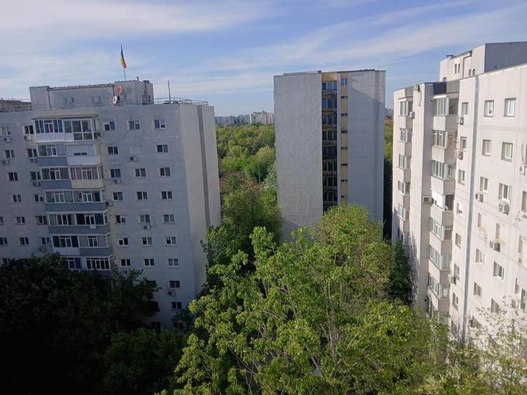 Cimpia Libertatii /metrou pta muncii - 1