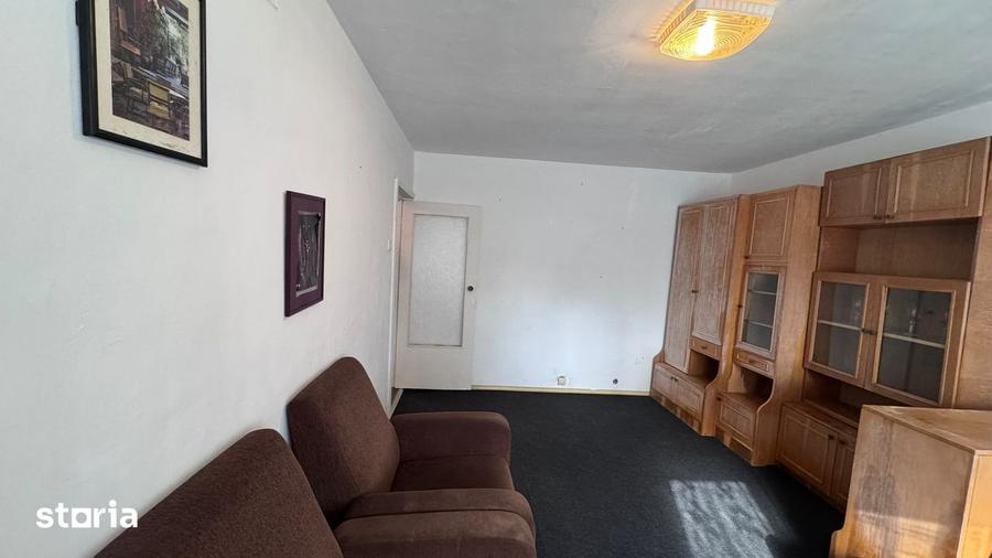 Apartament cu 3 camere în Decebal