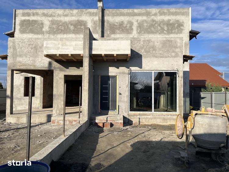Casă cu 4 camere cu Teren 250 Mp în Vânători
