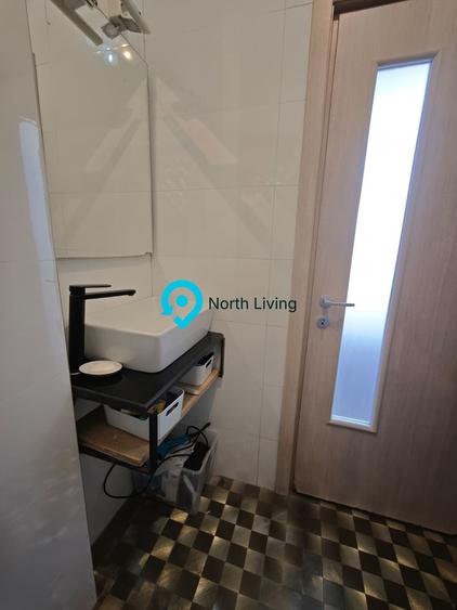 Apartament cu 3 camere semidecomandat, mobilat în Dămăroaia