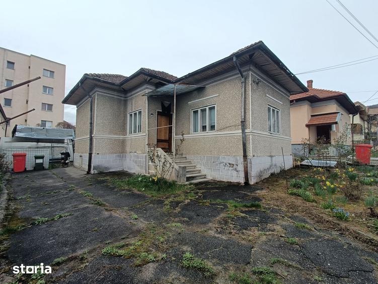 Casă cu 3 camere cu Teren 532 Mp în Central
