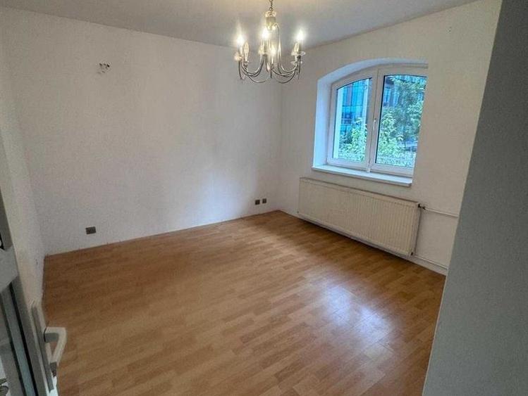 Cortoceni.Vila 6 camere de inchiriat ,Ideală sediu firmă / clinică - 3