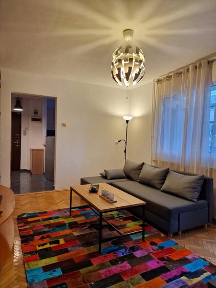 Apartament cu 3 camere semidecomandat în Titan