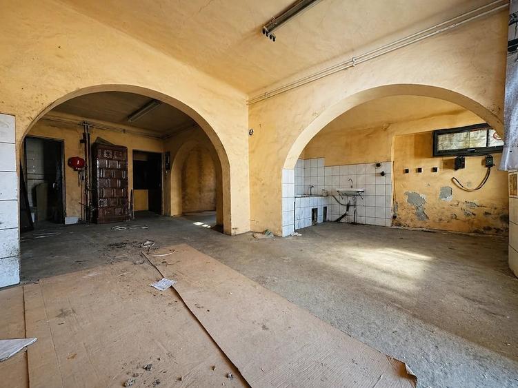 Spațiu comercial, de 150 mp, în Central