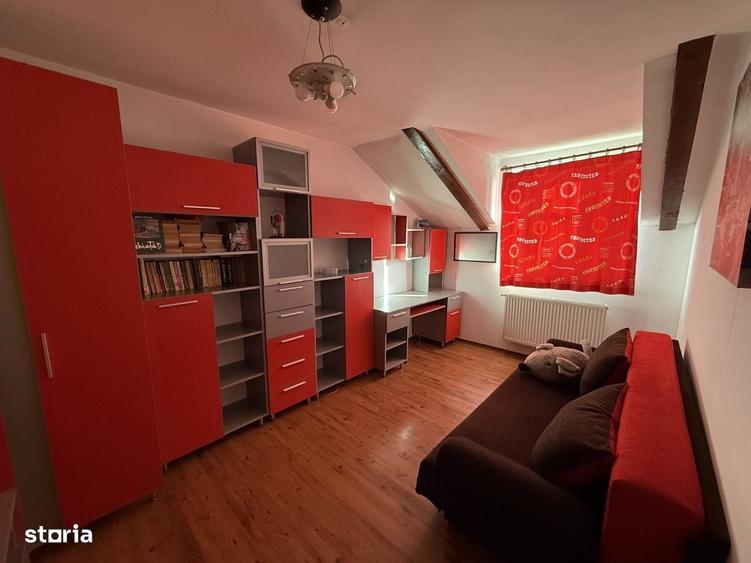 Apartament cu 3 camere decomandat în Exterior Vest