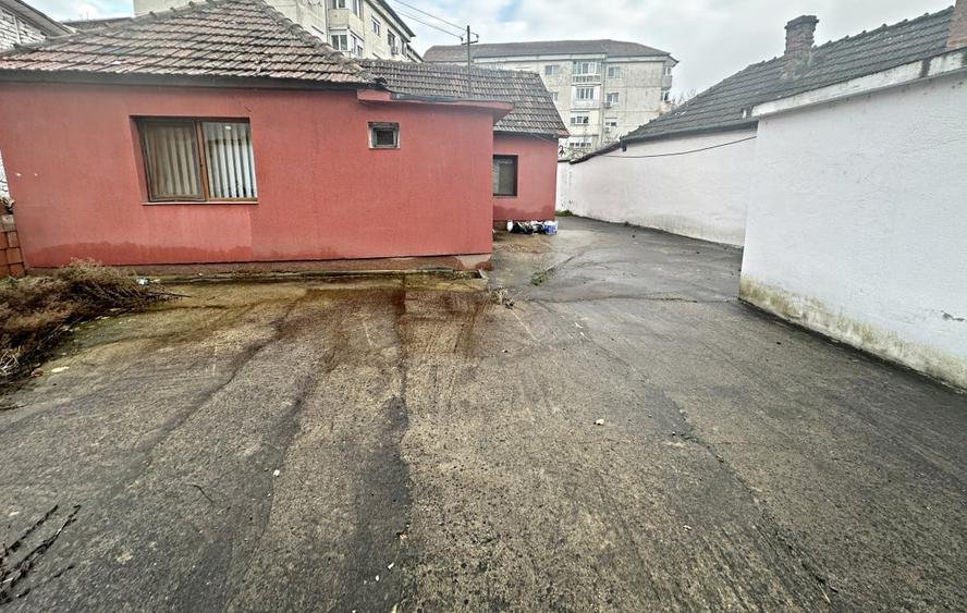 Casă individuală cu 2 camere cu Canalizare în Rogerius