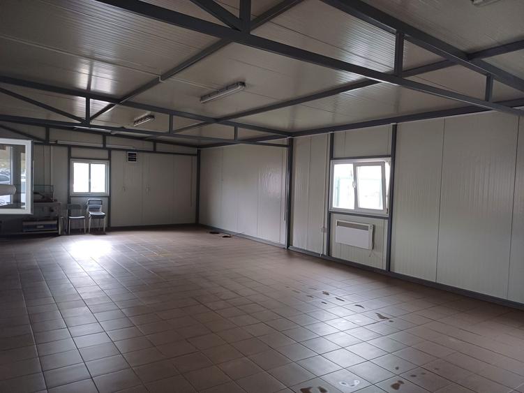 Spațiu comercial, de 80 mp, în Stana