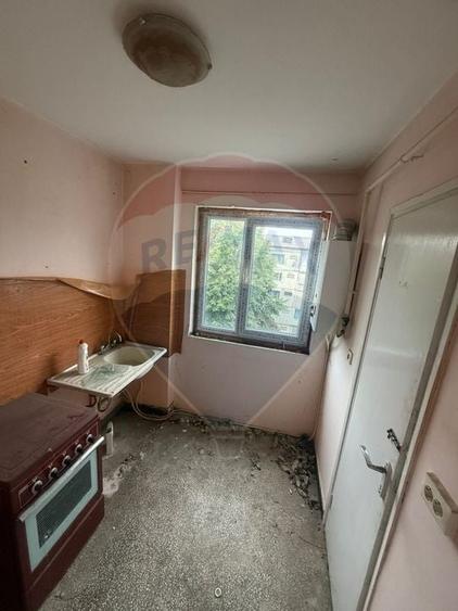 Apartament cu 2 camere semidecomandat în Săsar