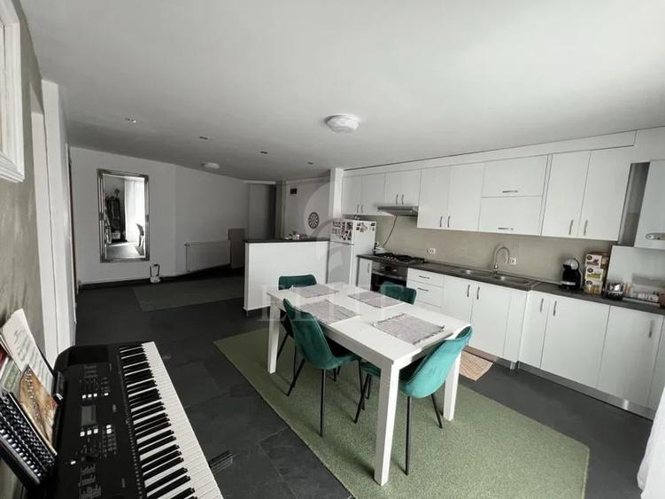 Apartament cu 3 camere semidecomandat, mobilat în Gheorgheni