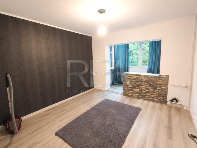 Apartament cu 4 camere decomandat, mobilat în Dristor