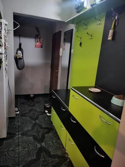 Apartament 4 camere semidecomandat, etaj 2/4, zona Rovine - 7