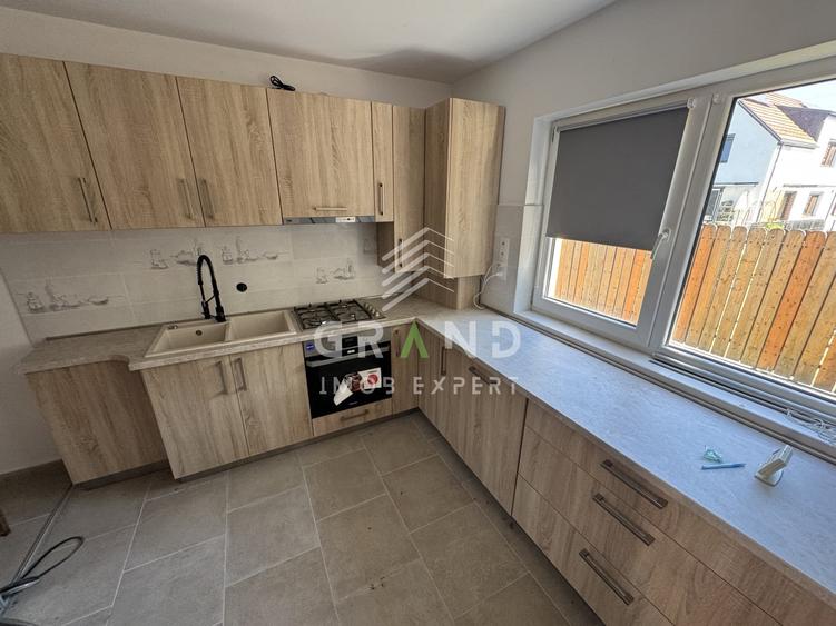 Duplex cu 4 camere cu Canalizare în Iris