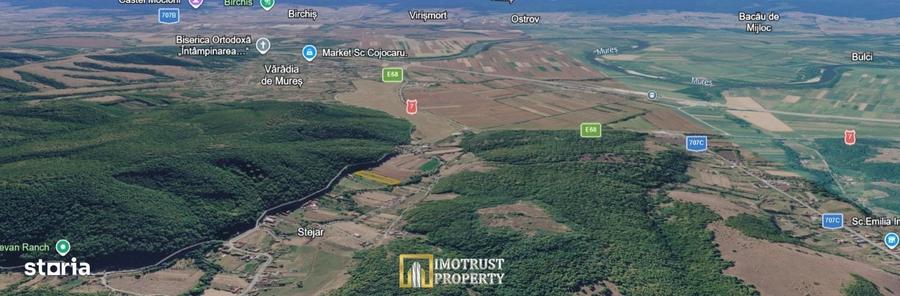 Teren de 4961 mp, în Vărădia de Mureș