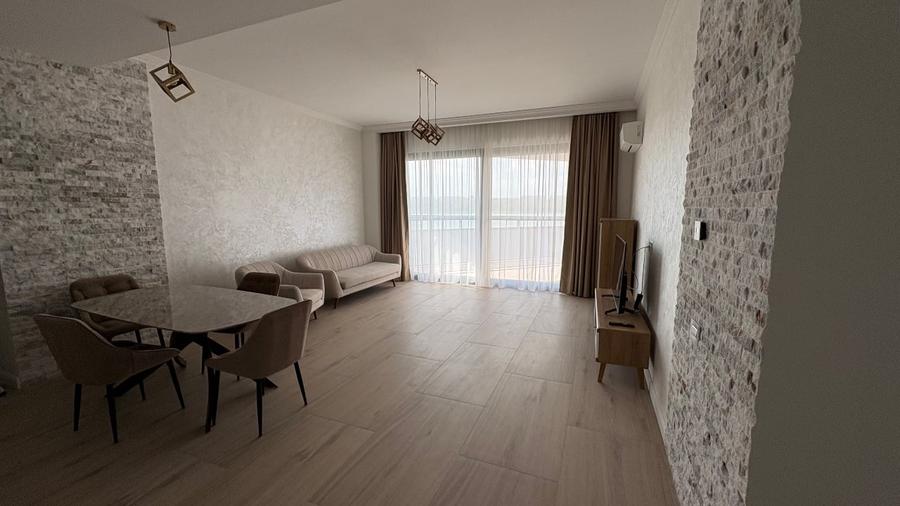 Apartament cu 3 camere decomandat, mobilat în Faleza Nord