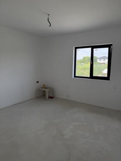 Casă cu 3 camere în Dumitrana