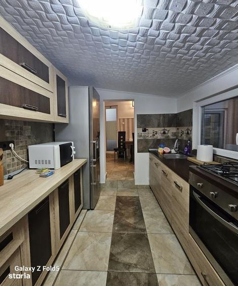 Casă cu 3 camere în Central