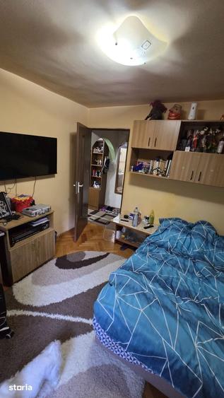 Apartament cu 3 camere în Micro 16