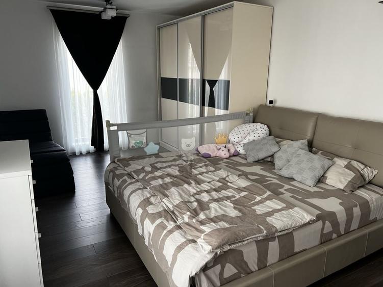 Casă cu 4 camere în Ștefănești
