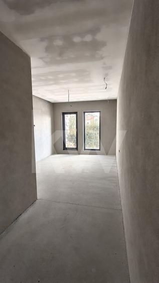 Penthouse cu 4 camere decomandat în Arhitecților - Calea Cisnădiei