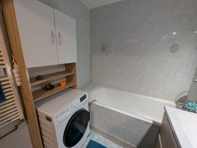 Apartament cu 3 camere decomandat în Băneasa