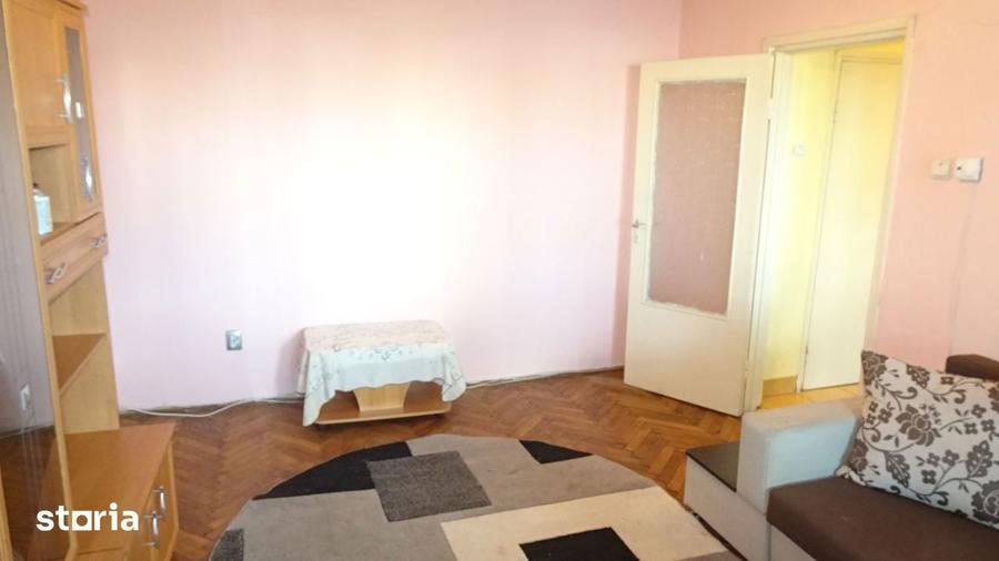 Apartament cu 2 camere semidecomandat în Gojdu