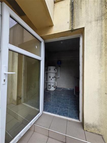 Casă cu 10 camere cu Teren 300 Mp în Băile 1 Mai