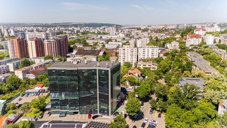 Birou, de 6,358 mp, în Tătărași