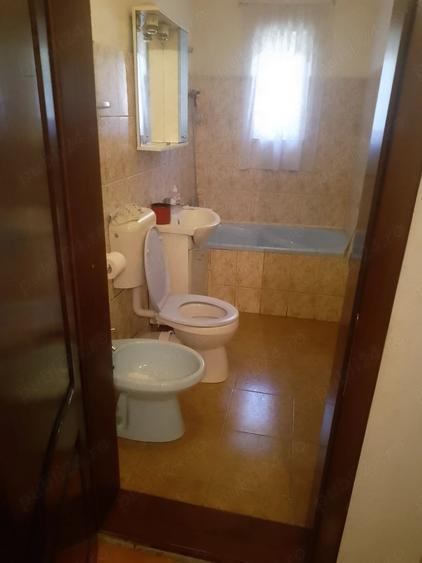 Casă cu 6 camere cu Teren 500 Mp în Moșnița Veche