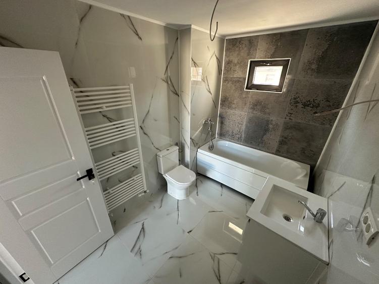 Casă individuală cu 5 camere cu Teren 287 Mp în Valu lui Traian