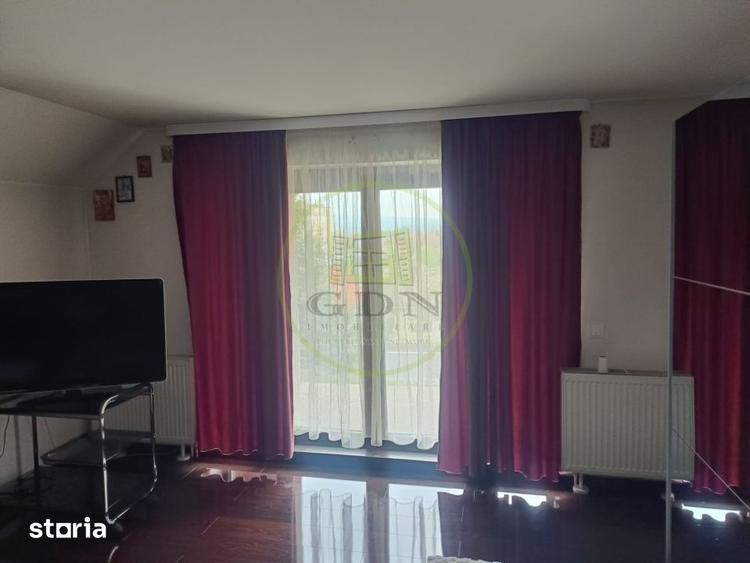 Casă cu 5 camere cu Teren 1600 Mp în Central