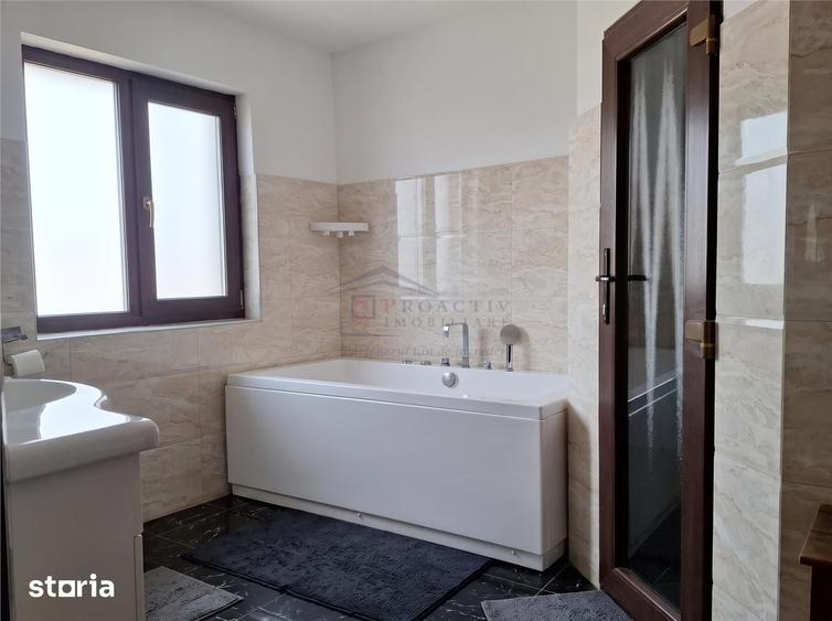 Casă cu 4 camere cu Teren 1000 Mp în Șcheia