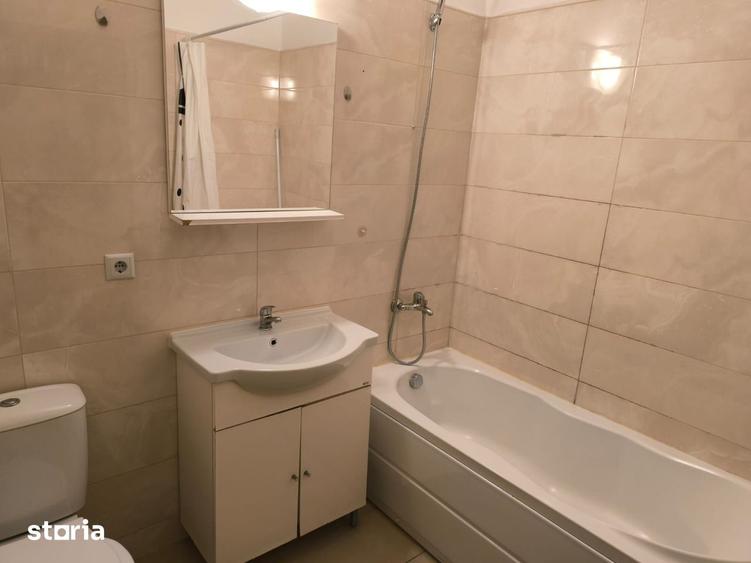 Apartament cu 3 camere decomandat în Iris