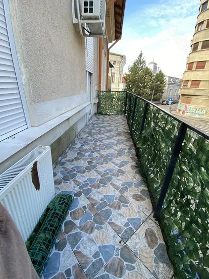 Apartament cu 5 camere decomandat în Armeneasca