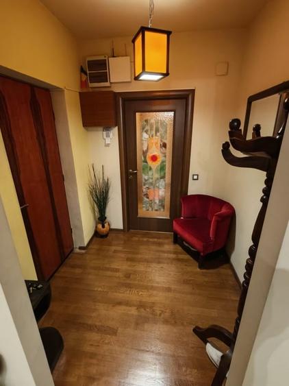 Apartament cu 4 camere decomandat, mobilat în Unirii