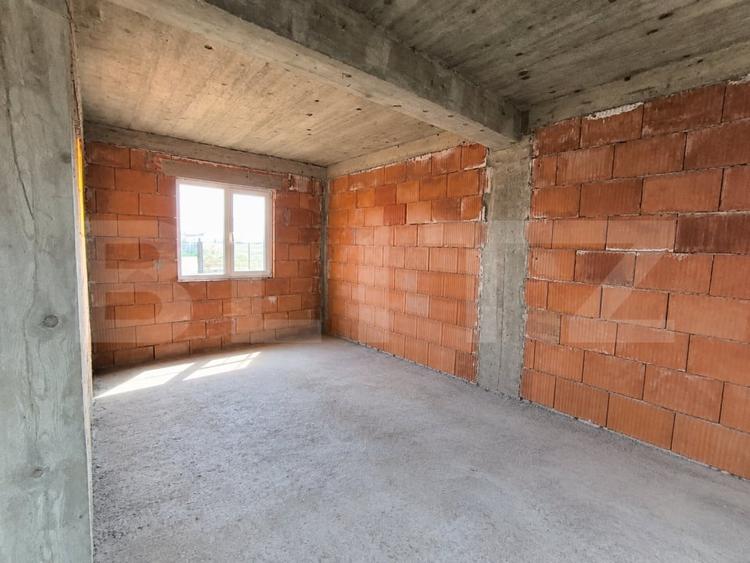 Casă individuală cu 3 camere cu Teren 486 Mp în Hălchiu